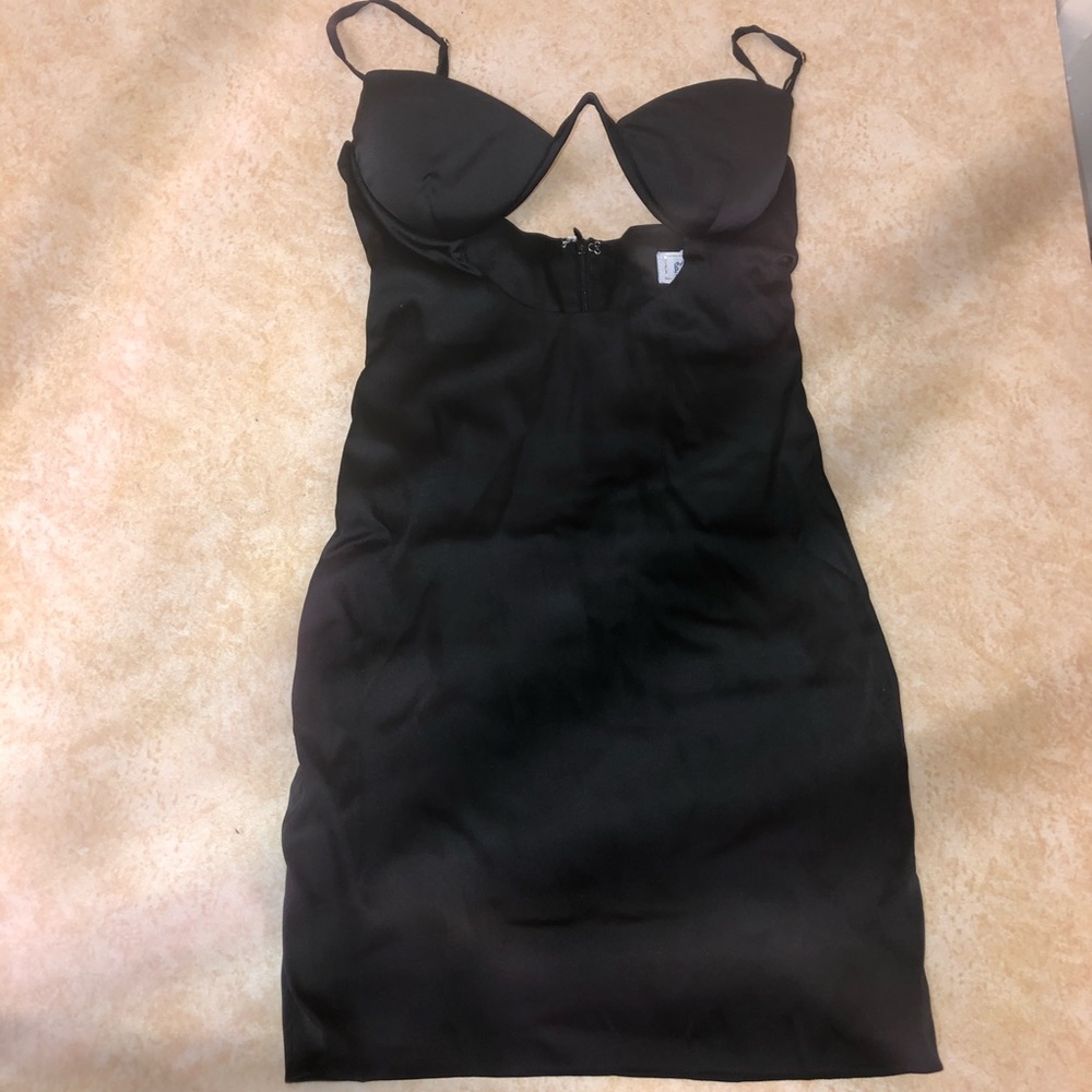 Black bodycon dress
